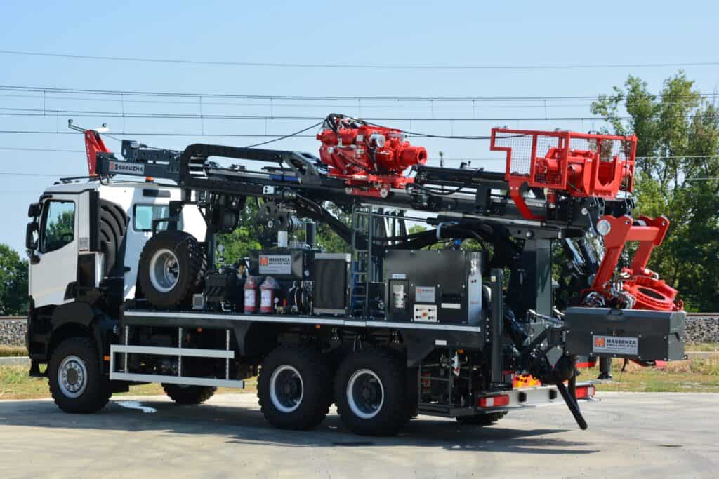 2679_Mi8 perforadora Massenza Drilling rigs