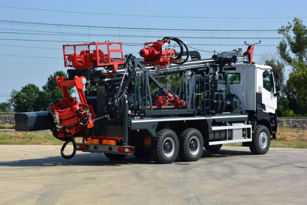 2679_Mi8 perforadora Massenza Drilling rigs