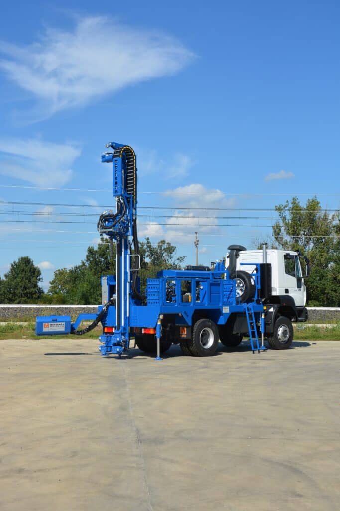 2700_Mi4 perforadora Massenza Drilling rigs