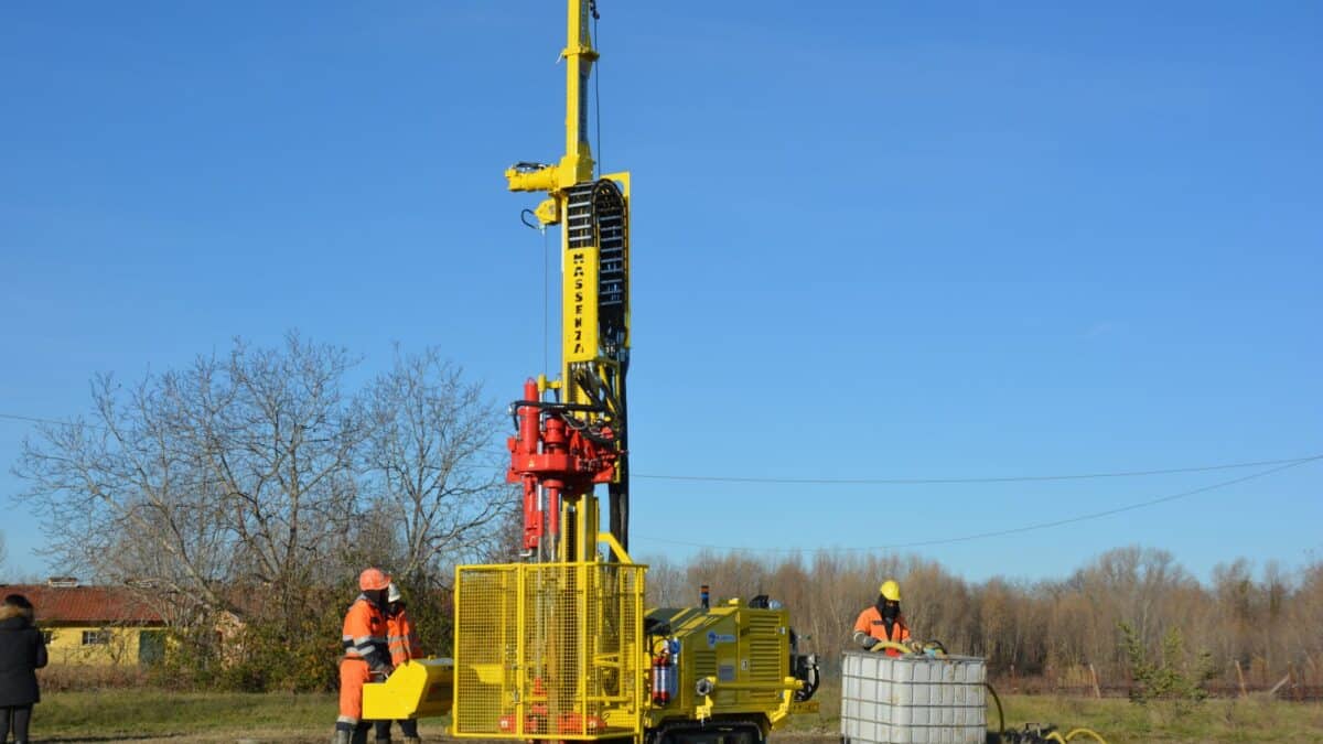 2574 Mi4 perforadora Massenza Drilling rigs video sitio de trabajo