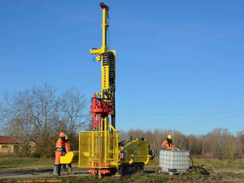 2574 Mi4 perforadora Massenza Drilling rigs video sitio de trabajo