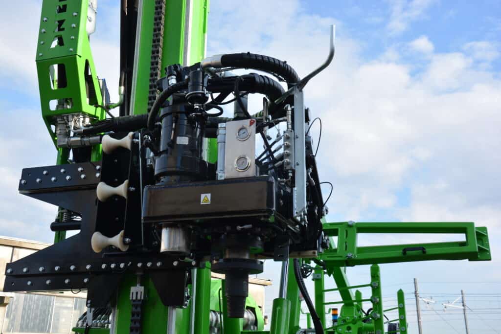 2668_Mi12 perforadora Massenza_Drilling_Rigs